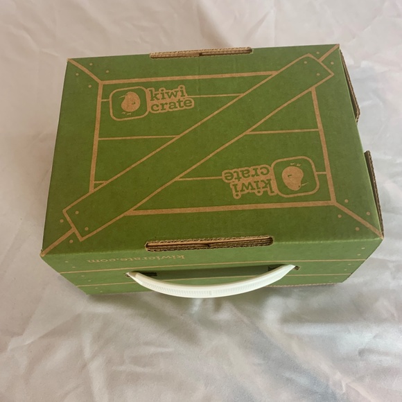 NWT Kiwi Crate My Spinning Colors - Picture 4 of 5